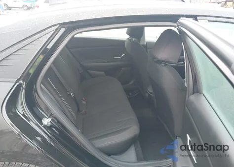 2023 Hyundai Elantra Sel z USA, uszkodzony, nr VIN 5NPLM4AG5PH114092